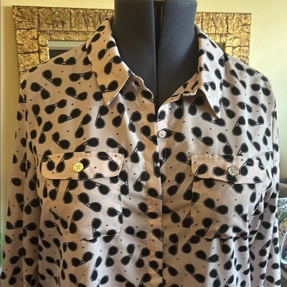 Print Button-Up Blouse - Picture 2 of 6